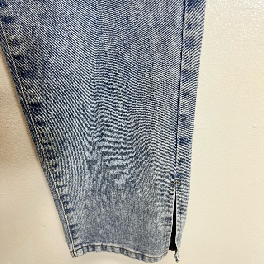 BOOHOO Jeans Blue‎ Stone Wash Blue High Rise Tapered Mom Women's Sz 4 - Picture 5 of 7